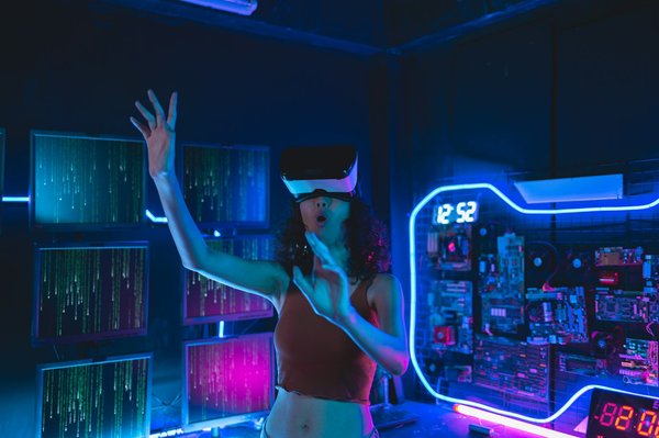 Quels sont les défis techniques de la création de jeux de simulation médicale pour la formation des professionnels de santé?